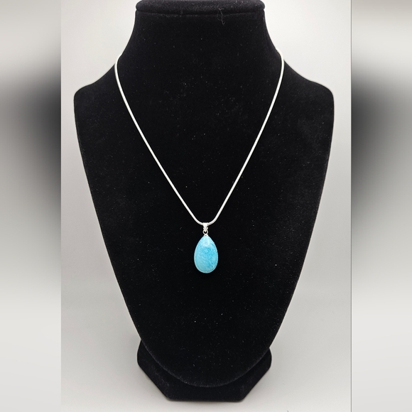 ๐ข3/$19๐ข Blue Gemstone or Glass Pendant Necklace 18k White Gold Plated - Picture 2 of 3